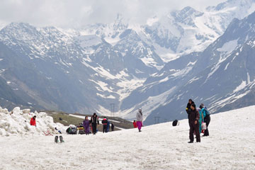 Dharamshala Manali Manikaran Chandigarh